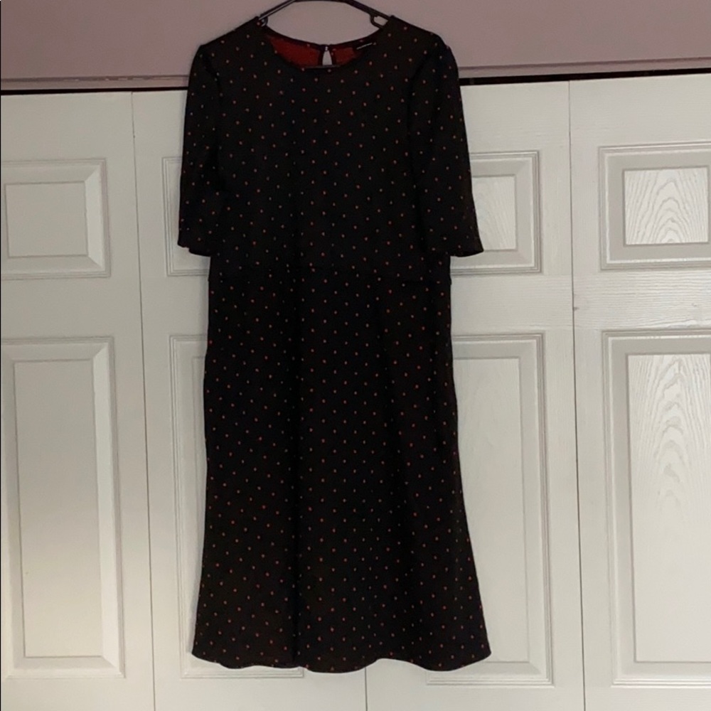 Women's Short Sleeve Round Neck Seamed Dress - Picture 1 of 4